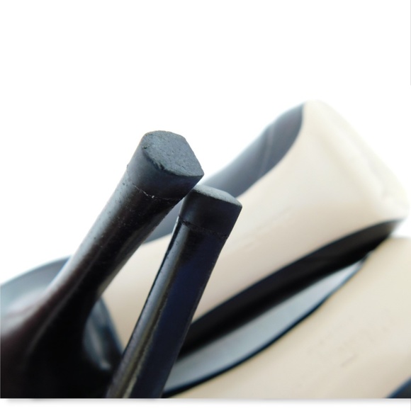 FERRAGAMO Black Vara Logo Bow Peep Toe Pumps 7 - Picture 8 of 8